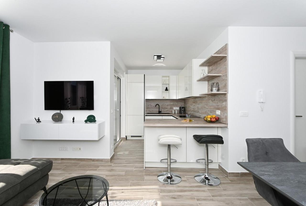 Luxury Apartment White Crystal Kaštela Eksteriør bilde