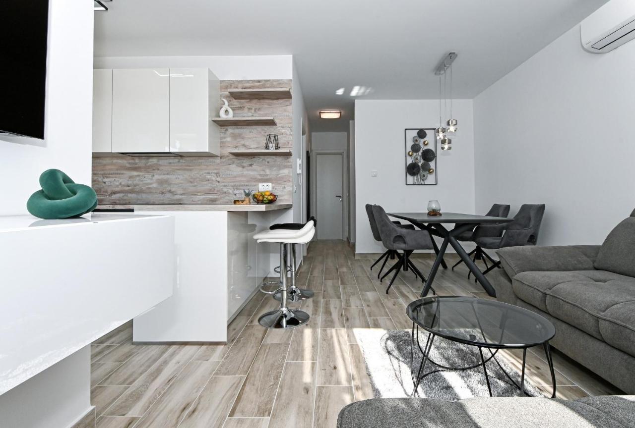 Luxury Apartment White Crystal Kaštela Eksteriør bilde